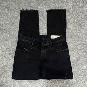Diesel Dark Black Low-Rise Slim-Straight Belthy Ankle Jeans